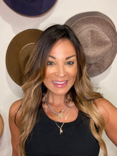 Load image into Gallery viewer, Mixed metal necklace gold and silver
