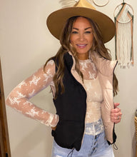 Load image into Gallery viewer, Magnolia vest / black and cream reversible
