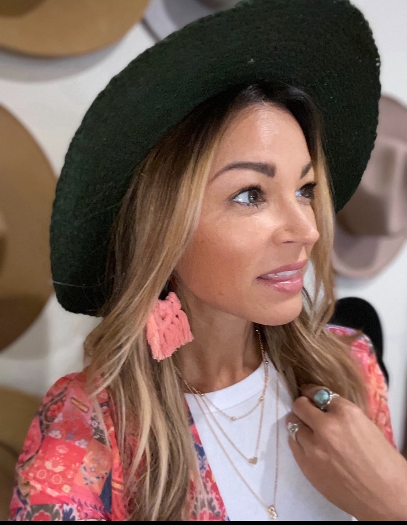 Handmade macrame earrings / light pink