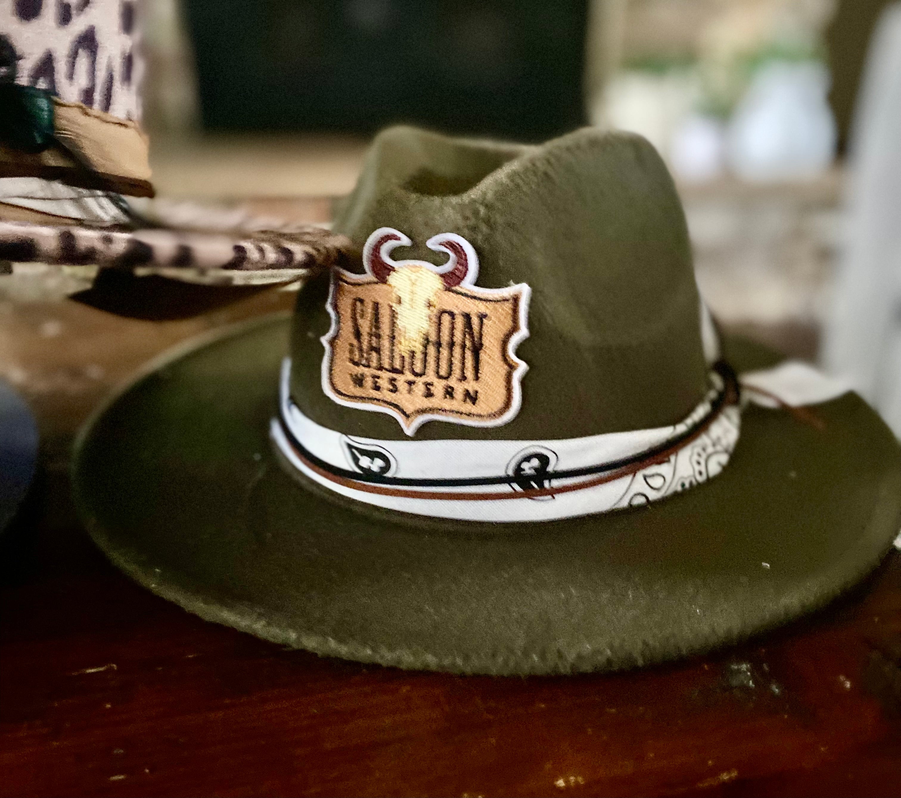 Hat / wide brim custom with style