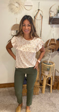 Load image into Gallery viewer, Olive pants / work wear / basics
