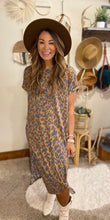 Load image into Gallery viewer, Leopard t shirt dress
