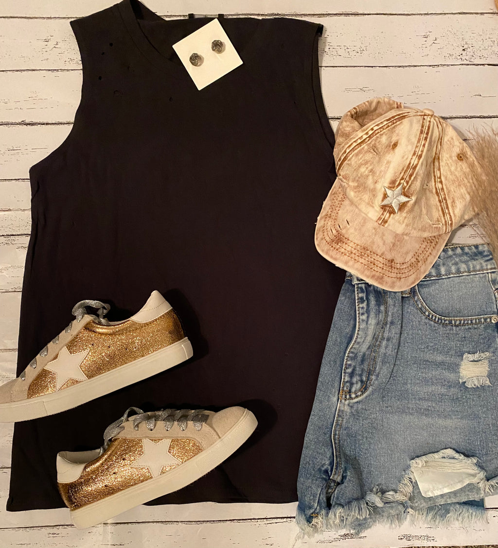 Distressed gray tank/ concert vibes