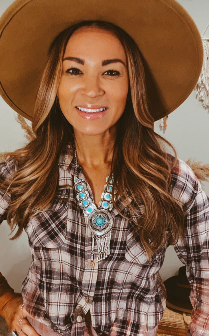 Viv necklace/ concert vibes