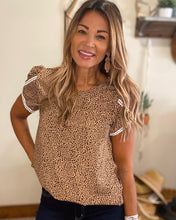 Load image into Gallery viewer, Terry top/ blouse spotted print

