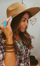 Load image into Gallery viewer, Viv necklace/ concert vibes
