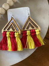 Load image into Gallery viewer, Macrame earrings
