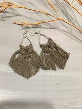 Load image into Gallery viewer, Macrame earrings
