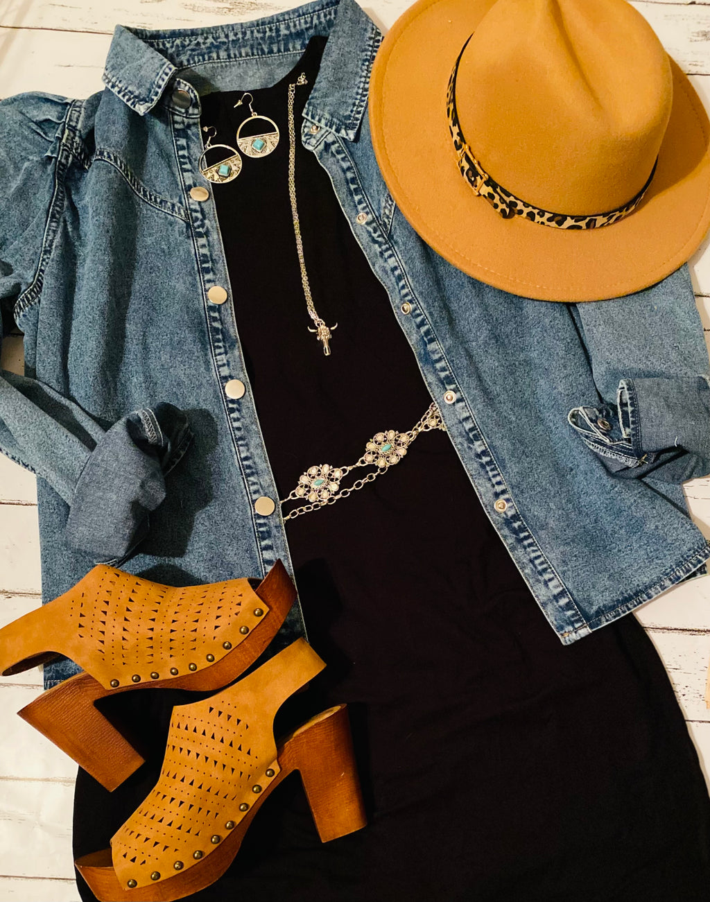 Turquoise and silver belt concert vibes/accessories