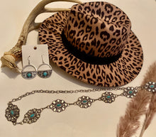 Load image into Gallery viewer, Lovely leopard hat
