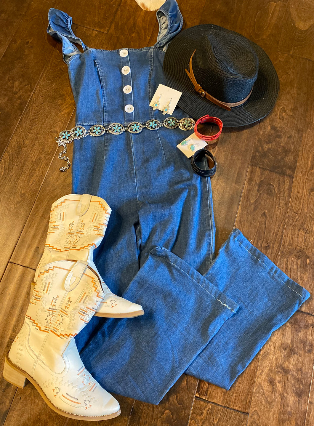 Turquoise and silver belt concert vibes/accessories