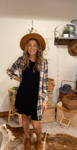 Load image into Gallery viewer, Plaid shirt/ button up flannel
