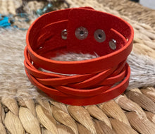 Load image into Gallery viewer, Leather braided cuff
