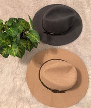 Load image into Gallery viewer, Beige or gray felt hat
