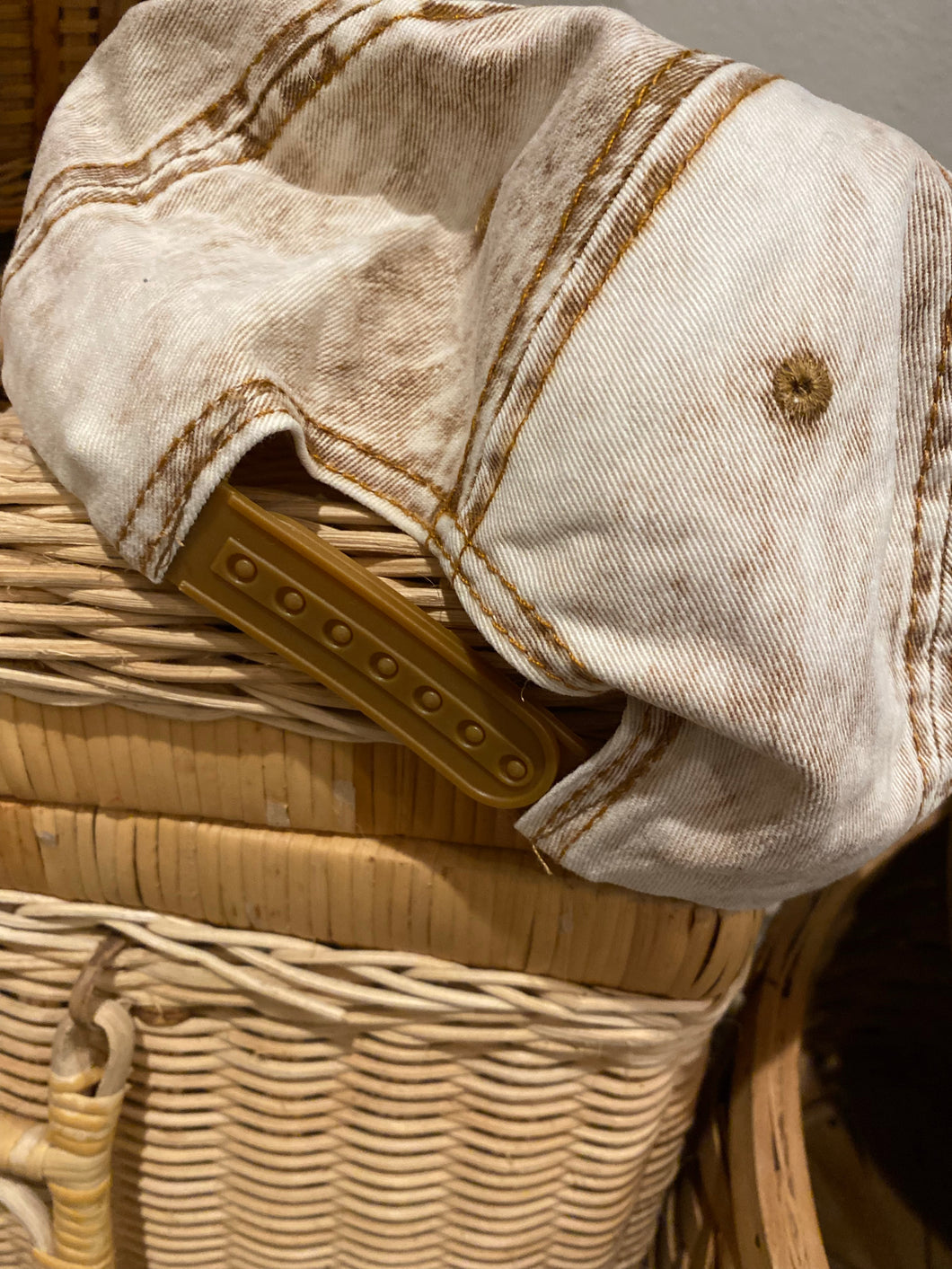 Star gaze distressed hat